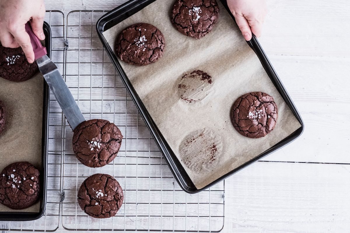 What’s the Difference Between Wax Paper and Parchment Paper?
