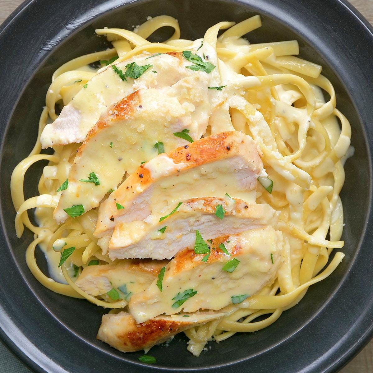 Chicken Alfredo Exps Tohvp24 264237 Mr 09 26 1