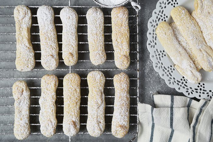 Biscuit cake